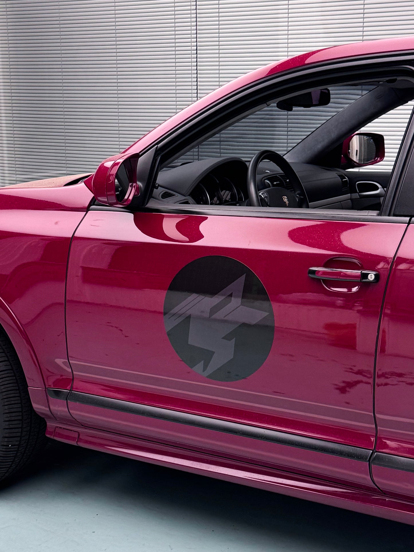 Roundel-Black