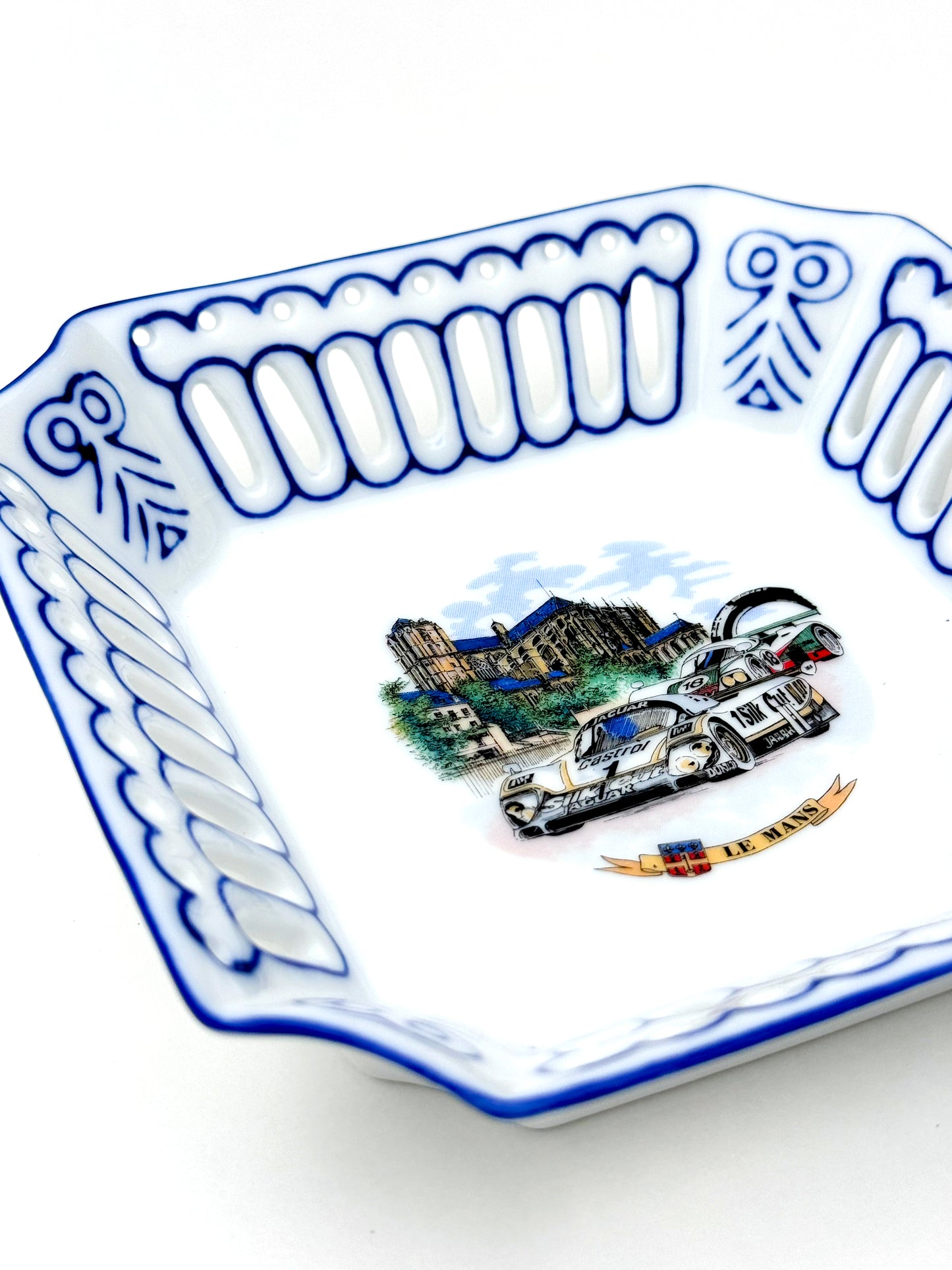 Le Mans Reticulated Trinket Candy Dish